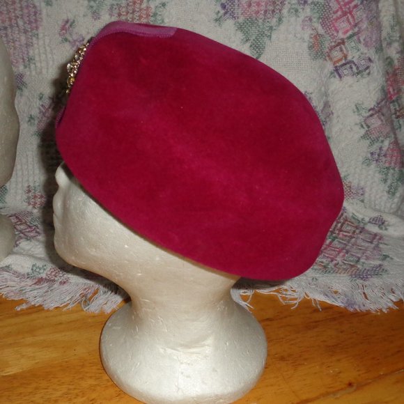 VINTAGE PICARDY FELT WOOL DRESS HAT FROM FRANCE-GORGEOUS RASPBERRY W/RHINESTONES - Picture 4 of 5